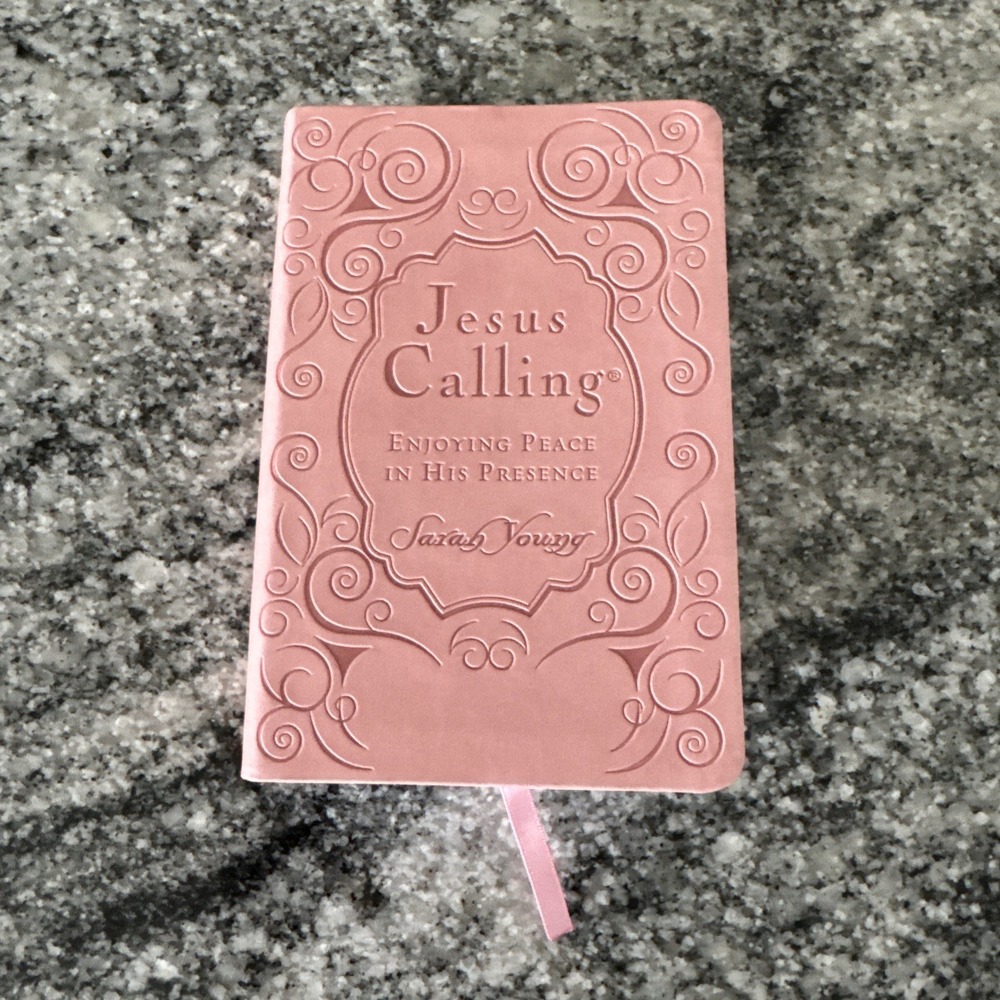 Jesus Calling - Deluxe Edition Pink Cover: Enjoying Peace In His Presence